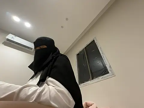 Snapshot of Submissive_Arab chatting on 4, 4, 2026 Submissive Arab online show from 4, 4, 2026