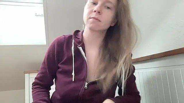 SweetLucy96 online show from 22, 12, 2024