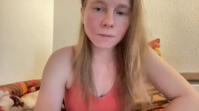 SweetLucy96 online show from 21, 3, 2025