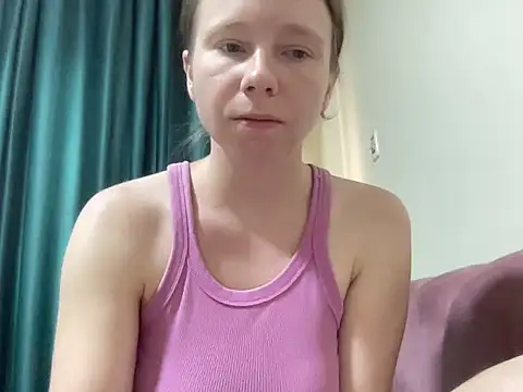 SweetLucy96 online show from 9, 9, 2025