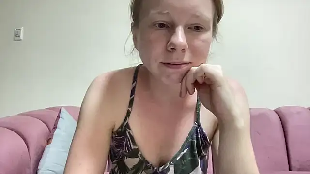 SweetLucy96 online show from 29, 9, 2025