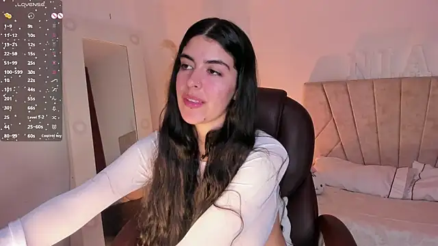 Snapshot of _Niah_ chatting on 10, 2, 2025 Niah online show from 10, 2, 2025