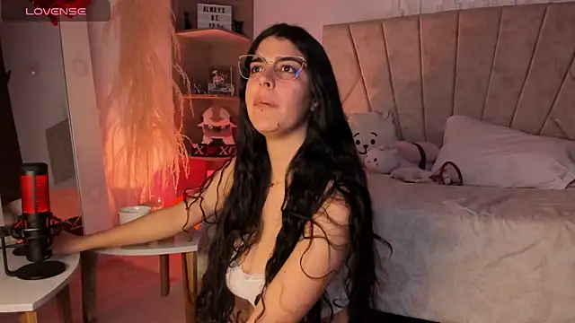 Snapshot of _Niah_ chatting on 18, 2, 2025 Niah online show from 18, 2, 2025