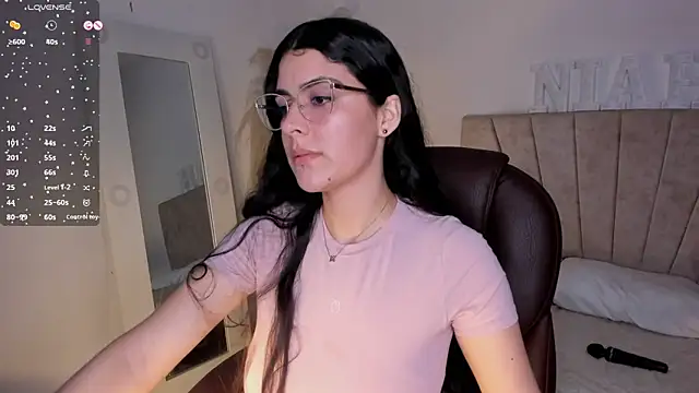 Snapshot of _Niah_ chatting on 24, 2, 2025 Niah online show from 24, 2, 2025