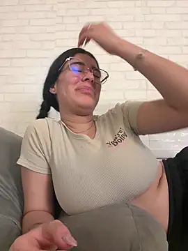 Snapshot of _Niah_ chatting on 14, 3, 2025 Niah online show from 14, 3, 2025