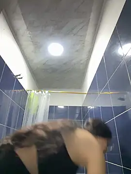 Snapshot of _Niah_ chatting on 26, 9, 2025 Niah online show from 26, 9, 2025