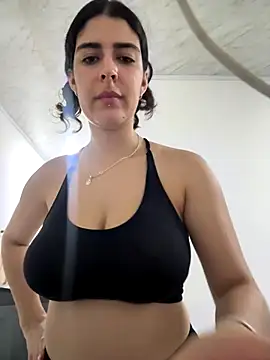 Snapshot of _Niah_ chatting on 27, 9, 2025 Niah online show from 27, 9, 2025