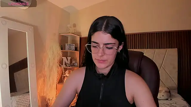 Snapshot of _Niah_ chatting on 7, 10, 2025 Niah online show from 7, 10, 2025