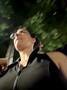 Snapshot of _Niah_ chatting on 1, 11, 2025 Niah online show from 1, 11, 2025