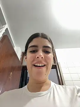 Snapshot of _Niah_ chatting on 15, 11, 2025 Niah online show from 15, 11, 2025