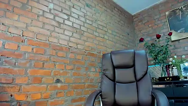 Snapshot of MistressMilana chatting on 7, 3, 2026 MistressMilana online show from 7, 3, 2026