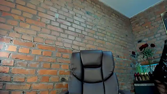 Snapshot of MistressMilana chatting on 29, 3, 2026 MistressMilana online show from 29, 3, 2026