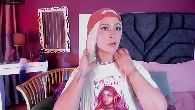 Snapshot of Mia-Bloom chatting on 17, 1, 2025 Mia-Bloom online show from 17, 1, 2025