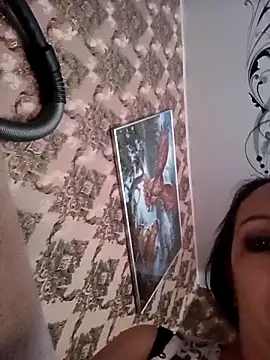 Snapshot of LeilaSaint chatting on 2, 12, 2025 LeilaSaint online show from 2, 12, 2025