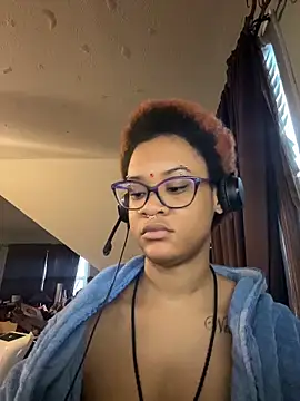 nickytheehawtie online show from 3, 3, 2026