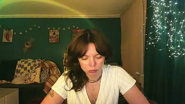 Snapshot of ClancyMorissey chatting on 25, 5, 2026 ClancyMorissey online show from 25, 5, 2026