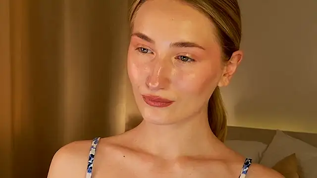 Snapshot of bella__rose chatting on 15, 3, 2026 bella rose online show from 15, 3, 2026