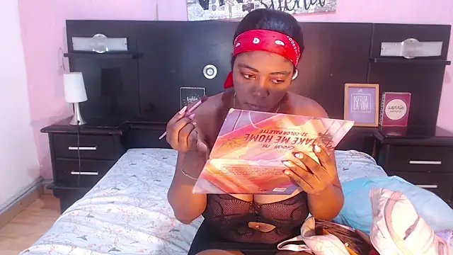Snapshot of malorybrown chatting on 17, 4, 2026 malorybrown online show from 17, 4, 2026