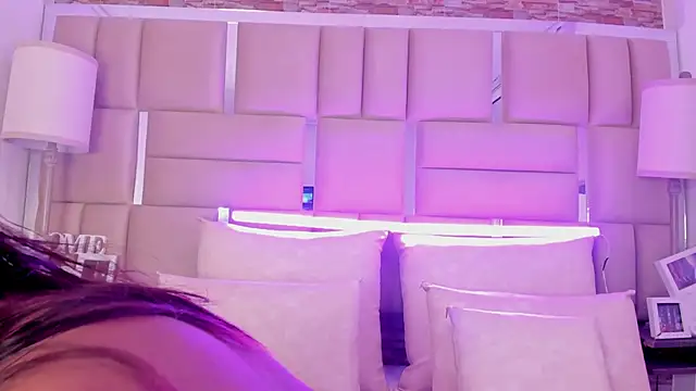 ShaniaBrownn online show from 12, 9, 2025