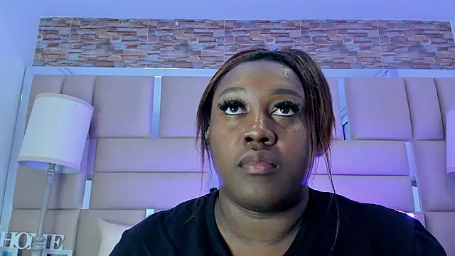 ShaniaBrownn online show from 4, 10, 2025