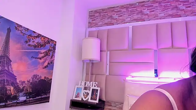 ShaniaBrownn online show from 10, 1, 2026