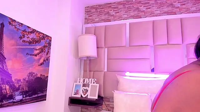 ShaniaBrownn online show from 14, 2, 2026