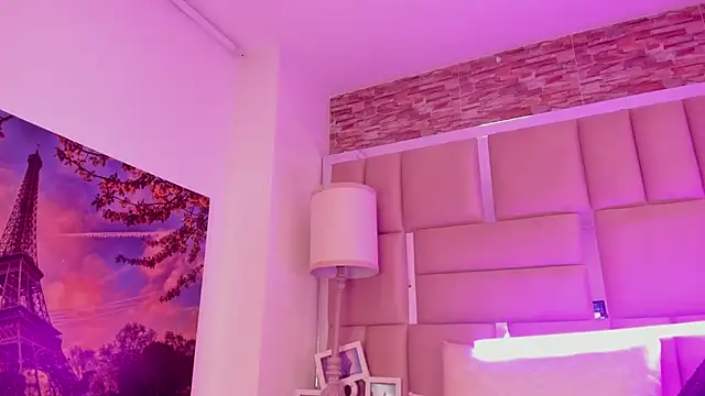 ShaniaBrownn online show from 12, 4, 2026