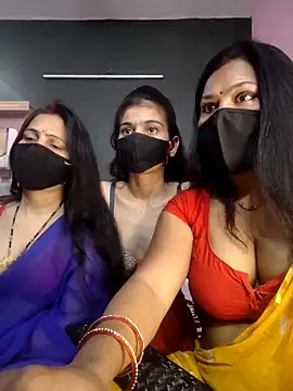 cutee  crazy online show from 13, 3, 2026