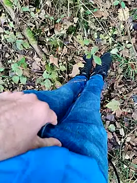 Snapshot of Boring_one chatting on 6, 11, 2025 Boring one online show from 6, 11, 2025