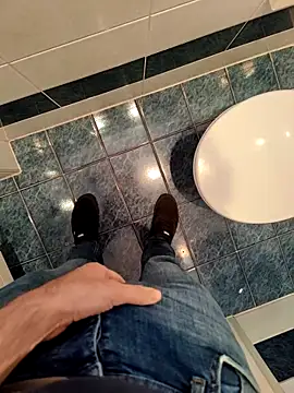 Snapshot of Boring_one chatting on 17, 4, 2026 Boring one online show from 17, 4, 2026