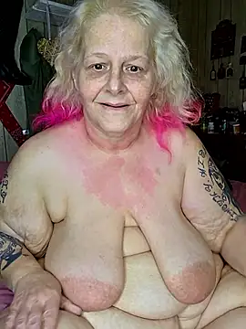 Snapshot of DavisDesires chatting on 19, 2, 2026 DavisDesires online show from 19, 2, 2026