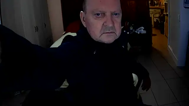 Snapshot of passifsoumis1963 chatting on 9, 11, 2025 passifsoumis1963 online show from 9, 11, 2025