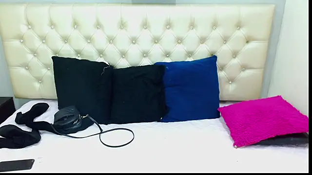 Snapshot of nomy_07 chatting on 18, 4, 2026 nomy 07 online show from 18, 4, 2026