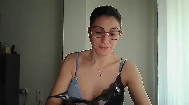 Snapshot of Sanada_hot chatting on 2, 2, 2025 Sanada hot online show from 2, 2, 2025