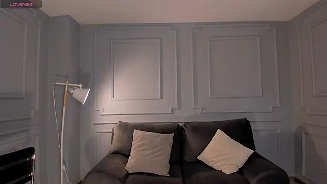 ToriCrossX online show from 1, 12, 2025