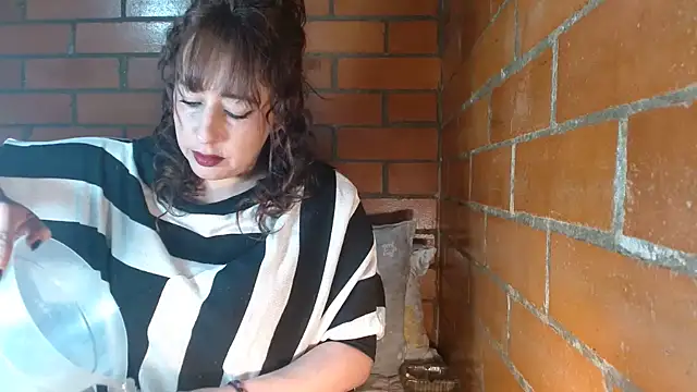 Snapshot of jenniferS_ chatting on 4, 1, 2025 jenniferS online show from 4, 1, 2025