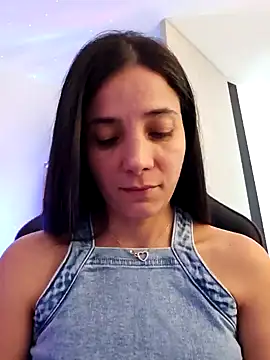 miaeyes online show from 31, 12, 2024