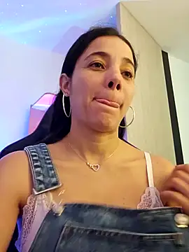 miaeyes online show from 4, 1, 2025