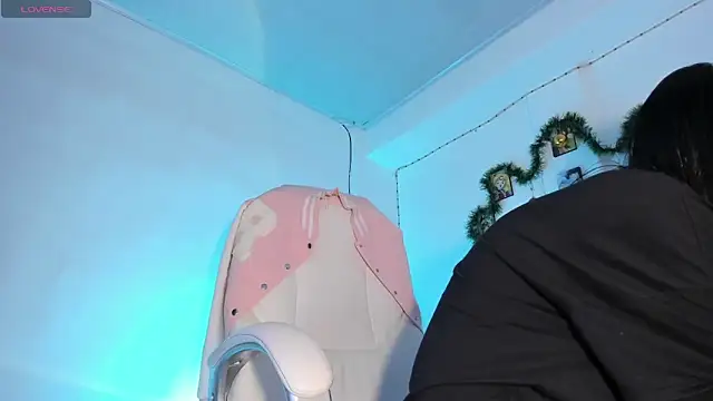 ineedmydaddy  online show from 10, 12, 2024