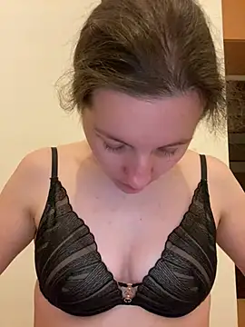 Snapshot of Nicole-Ray chatting on 23, 4, 2026 Nicole-Ray online show from 23, 4, 2026