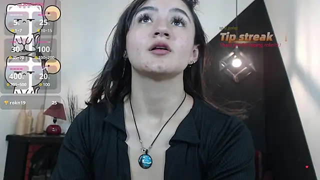 Snapshot of Perla_Campbell chatting on 12, 12, 2024 Perla Campbell online show from 12, 12, 2024