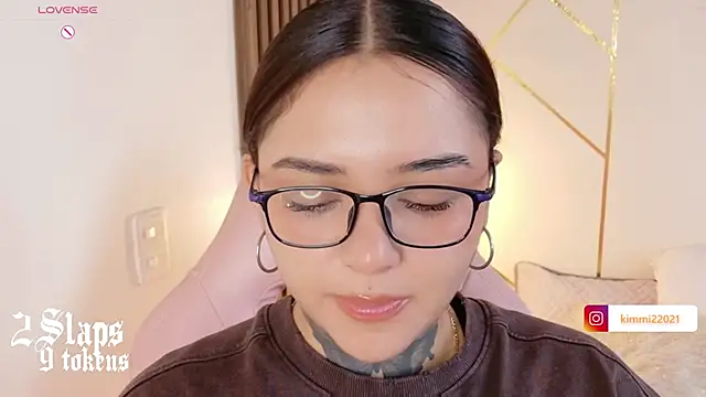 Snapshot of kim_blake chatting on 4, 2, 2026 kim blake online show from 4, 2, 2026