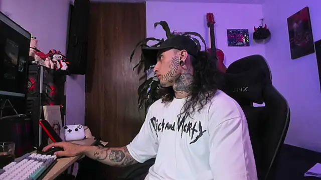 Snapshot of Ryuk_it chatting on 18, 12, 2025 Ryuk it online show from 18, 12, 2025