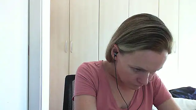 Annylove1 online show from 5, 3, 2025