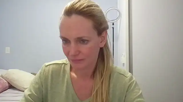 Snapshot of Annylove1 chatting on 19, 4, 2026 Annylove1 online show from 19, 4, 2026