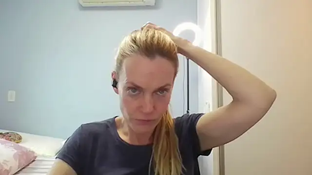 Snapshot of Annylove1 chatting on 29, 4, 2026 Annylove1 online show from 29, 4, 2026