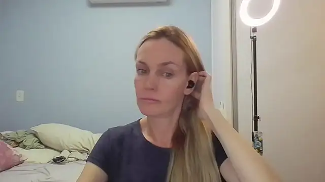 Snapshot of Annylove1 chatting on 1, 5, 2026 Annylove1 online show from 1, 5, 2026
