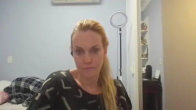 Snapshot of Annylove1 chatting on 4, 5, 2026 Annylove1 online show from 4, 5, 2026