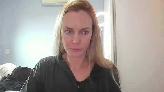 Snapshot of Annylove1 chatting on 15, 5, 2026 Annylove1 online show from 15, 5, 2026