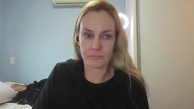 Snapshot of Annylove1 chatting on 19, 5, 2026 Annylove1 online show from 19, 5, 2026